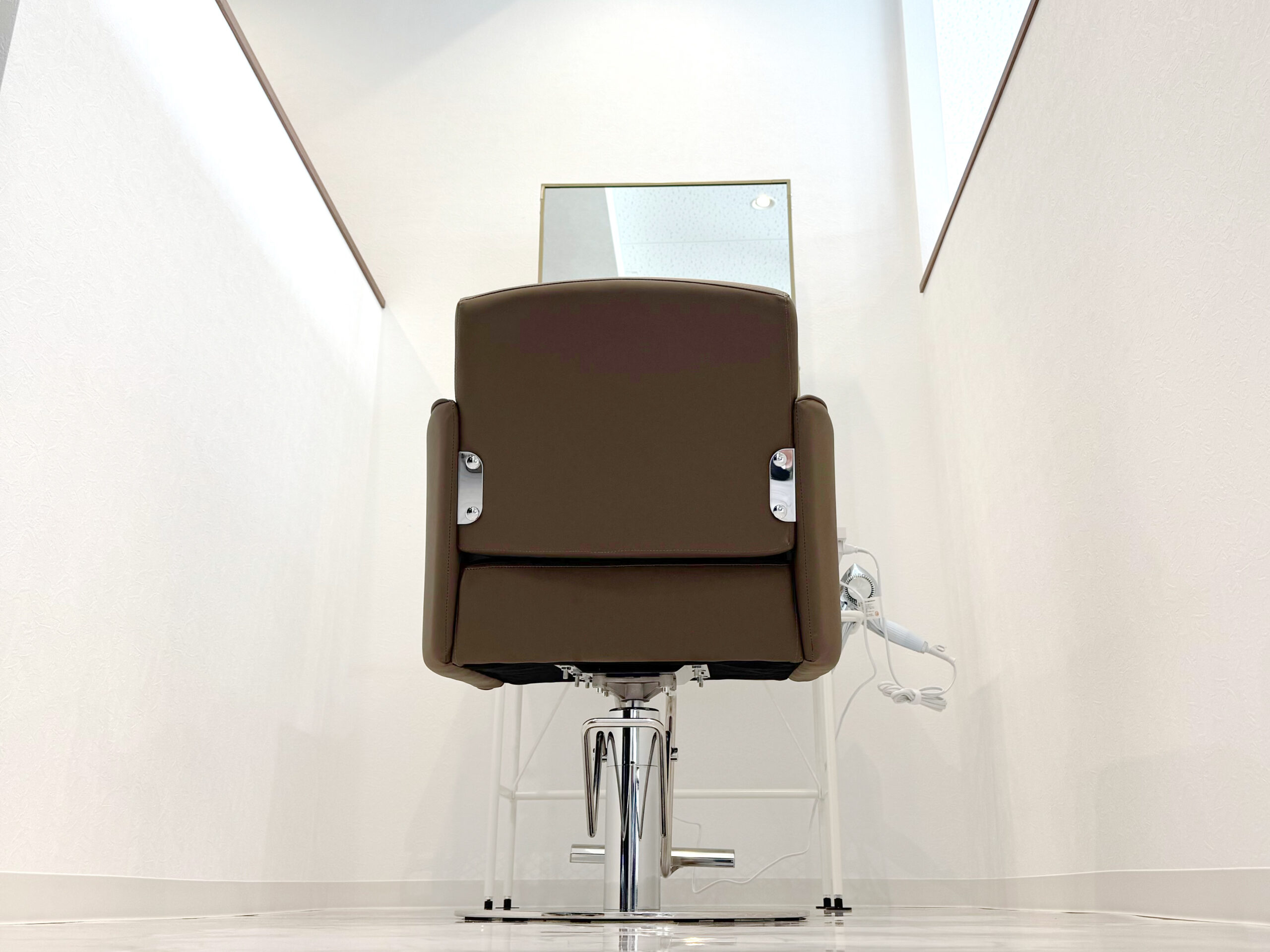 ALIA(アリア)小豆餅店 Life with hairstyles "体験"を豊かに彩る美容室 - 全席半個室×マンツーマン施術 浜松市中央区小豆餅 アイラッシュ(待マツク・まつパー)・ネイルも展開