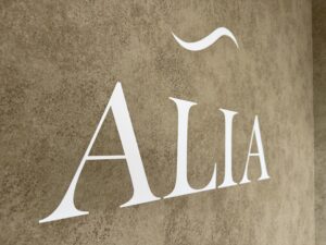 ALIA（アリア）小豆餅店 Life with hairstyles "体験"を豊かに彩る美容室 - 全席半個室×マンツーマン施術 浜松市中央区小豆餅 アイラッシュ（待マツク・まつパー）・ネイルも展開