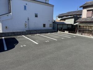 駐車場案内 | ALIA（アリア）小豆餅店 Life with hairstyles "体験"を豊かに彩る美容室 - 全席半個室×マンツーマン施術 浜松市中央区小豆餅 アイラッシュ（待マツク・まつパー）・ネイルも展開