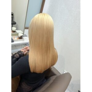 ハイトーン維持したい方におすすめ！【宮司】 | ALIA（アリア）小豆餅店 Life with hairstyles "体験"を豊かに彩る美容室 - 全席半個室×マンツーマン施術 浜松市中央区小豆餅 アイラッシュ（待マツク・まつパー）・ネイルも展開
