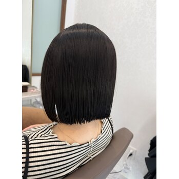 バッサリカット　縮毛矯正　大人気！【宮司】 | ALIA（アリア）小豆餅店 Life with hairstyles "体験"を豊かに彩る美容室 - 全席半個室×マンツーマン施術 浜松市中央区小豆餅 アイラッシュ（待マツク・まつパー）・ネイルも展開
