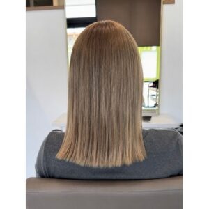ミルクティーベージュ【加藤】 | ALIA（アリア）小豆餅店 Life with hairstyles "体験"を豊かに彩る美容室 - 全席半個室×マンツーマン施術 浜松市中央区小豆餅 アイラッシュ（待マツク・まつパー）・ネイルも展開