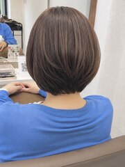 丸みショートボブ【加藤】 | ALIA（アリア）小豆餅店 Life with hairstyles "体験"を豊かに彩る美容室 - 全席半個室×マンツーマン施術 浜松市中央区小豆餅 アイブロウ / アイラッシュ（待マツク・まつパー）・ネイルも展開