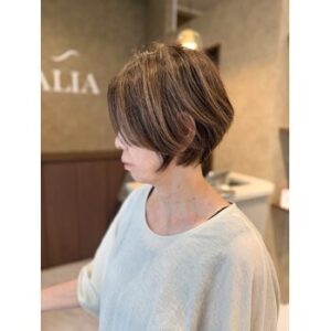 大人ショート【加藤】 | ALIA（アリア）小豆餅店 Life with hairstyles "体験"を豊かに彩る美容室 - 全席半個室×マンツーマン施術 浜松市中央区小豆餅 アイラッシュ（待マツク・まつパー）・ネイルも展開