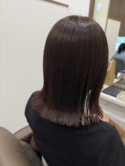切りっぱなしミディアム | ALIA（アリア）小豆餅店 Life with hairstyles "体験"を豊かに彩る美容室 - 全席半個室×マンツーマン施術 浜松市中央区小豆餅 アイブロウ / アイラッシュ（待マツク・まつパー）・ネイルも展開