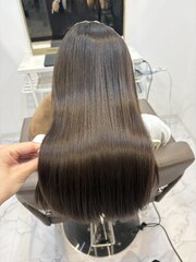 縮毛矯正/セミロング　【間瀬】 | ALIA（アリア）小豆餅店 Life with hairstyles "体験"を豊かに彩る美容室 - 全席半個室×マンツーマン施術 浜松市中央区小豆餅 アイブロウ / アイラッシュ（待マツク・まつパー）・ネイルも展開