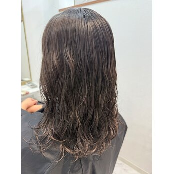 どの長さでも可愛いパーマスタイル | ALIA（アリア）小豆餅店 Life with hairstyles "体験"を豊かに彩る美容室 - 全席半個室×マンツーマン施術 浜松市中央区小豆餅 アイラッシュ（待マツク・まつパー）・ネイルも展開